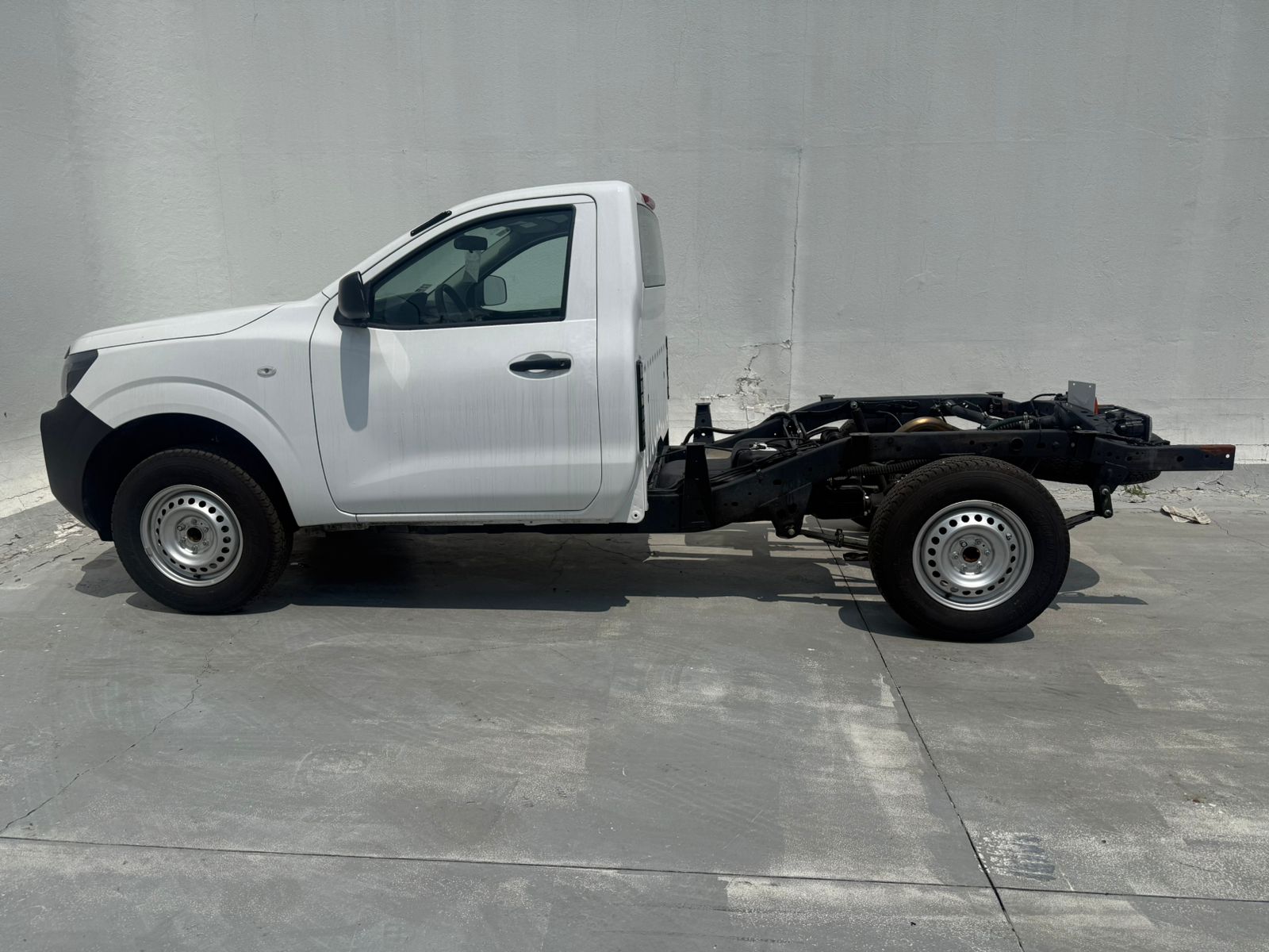 2024 Nissan NP300 CHASIS CABINA 2P L42.5 MAN AA