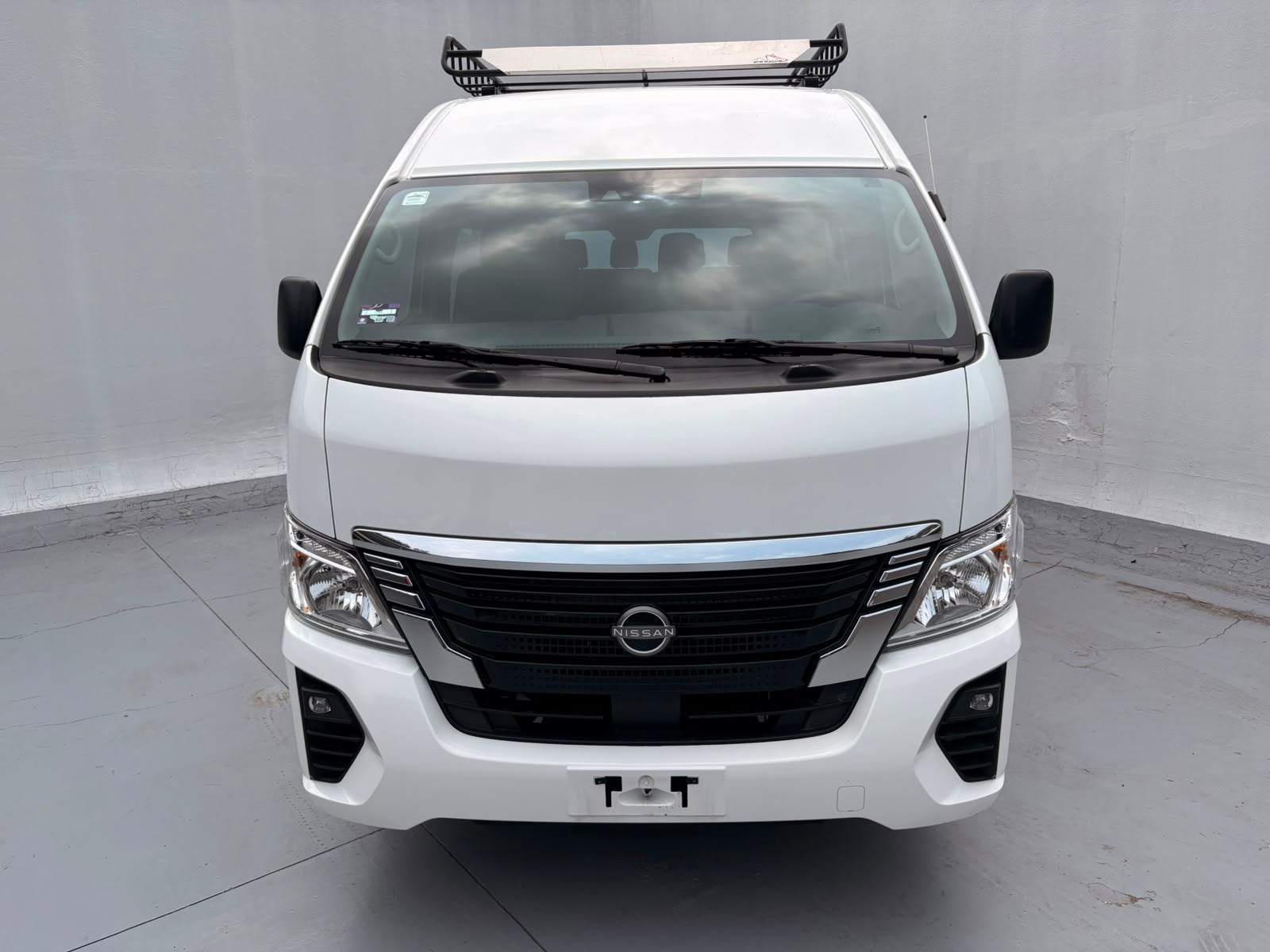 2024 Nissan URVAN 4P AMPLIA L42.5 MAN 15PAS PSEG