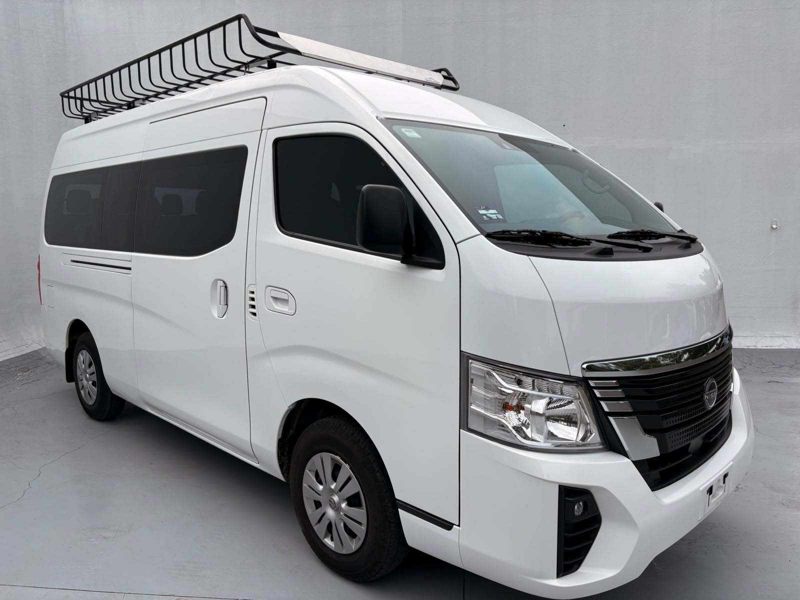 2024 Nissan URVAN 4P AMPLIA L42.5 MAN 15PAS PSEG