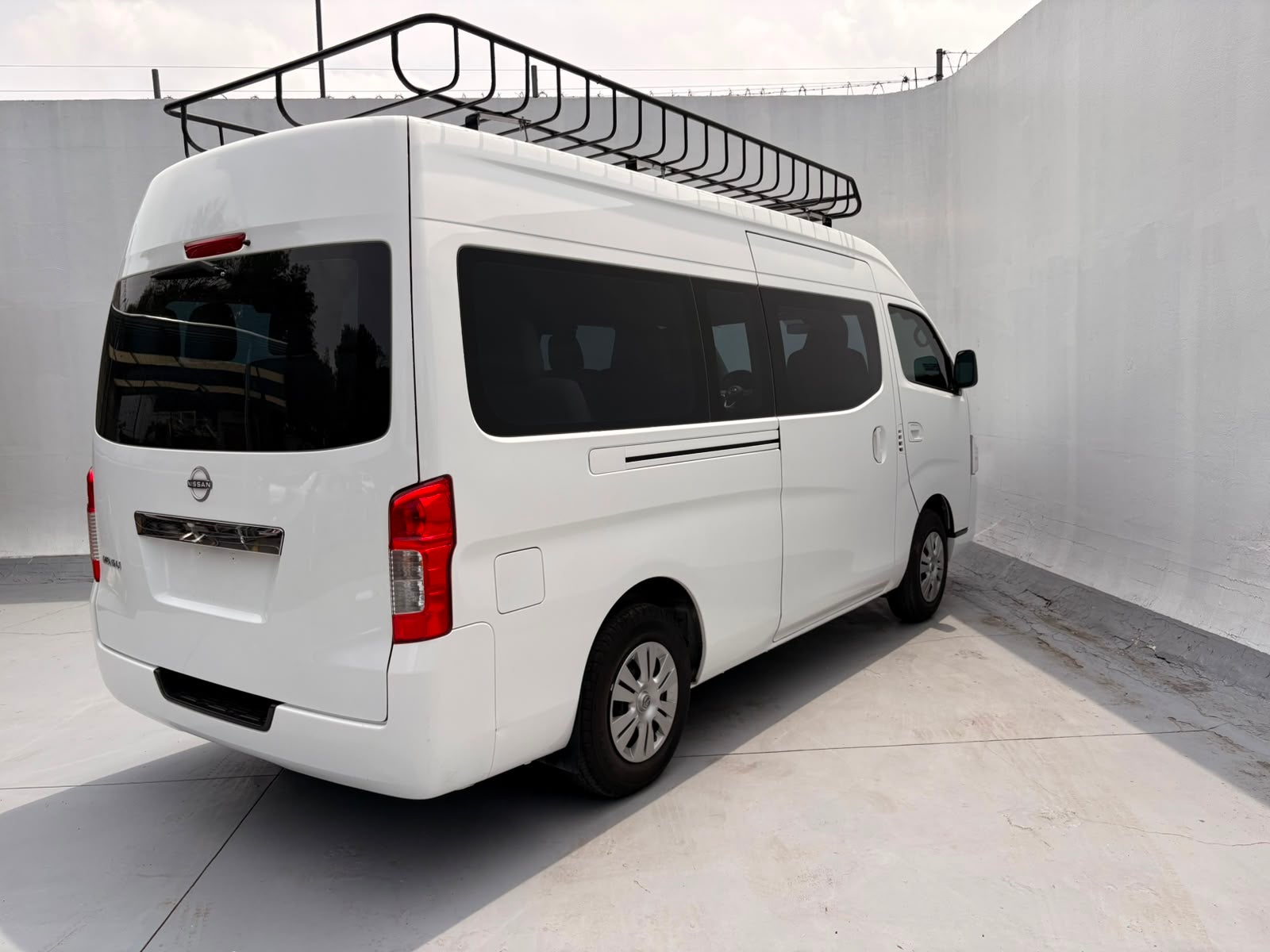 2024 Nissan URVAN 4P AMPLIA L42.5 MAN 15PAS PSEG