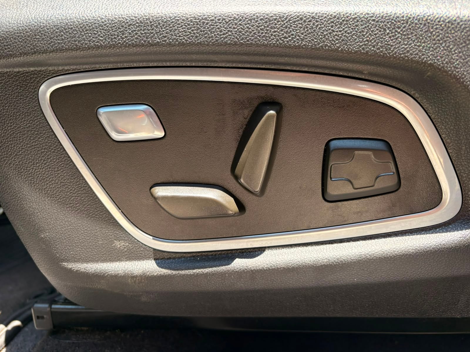 2023 RENAULT KOLEOS 5 PTS ICONIC CVT CLIMATRONIC PIEL GPS QCP RA-19