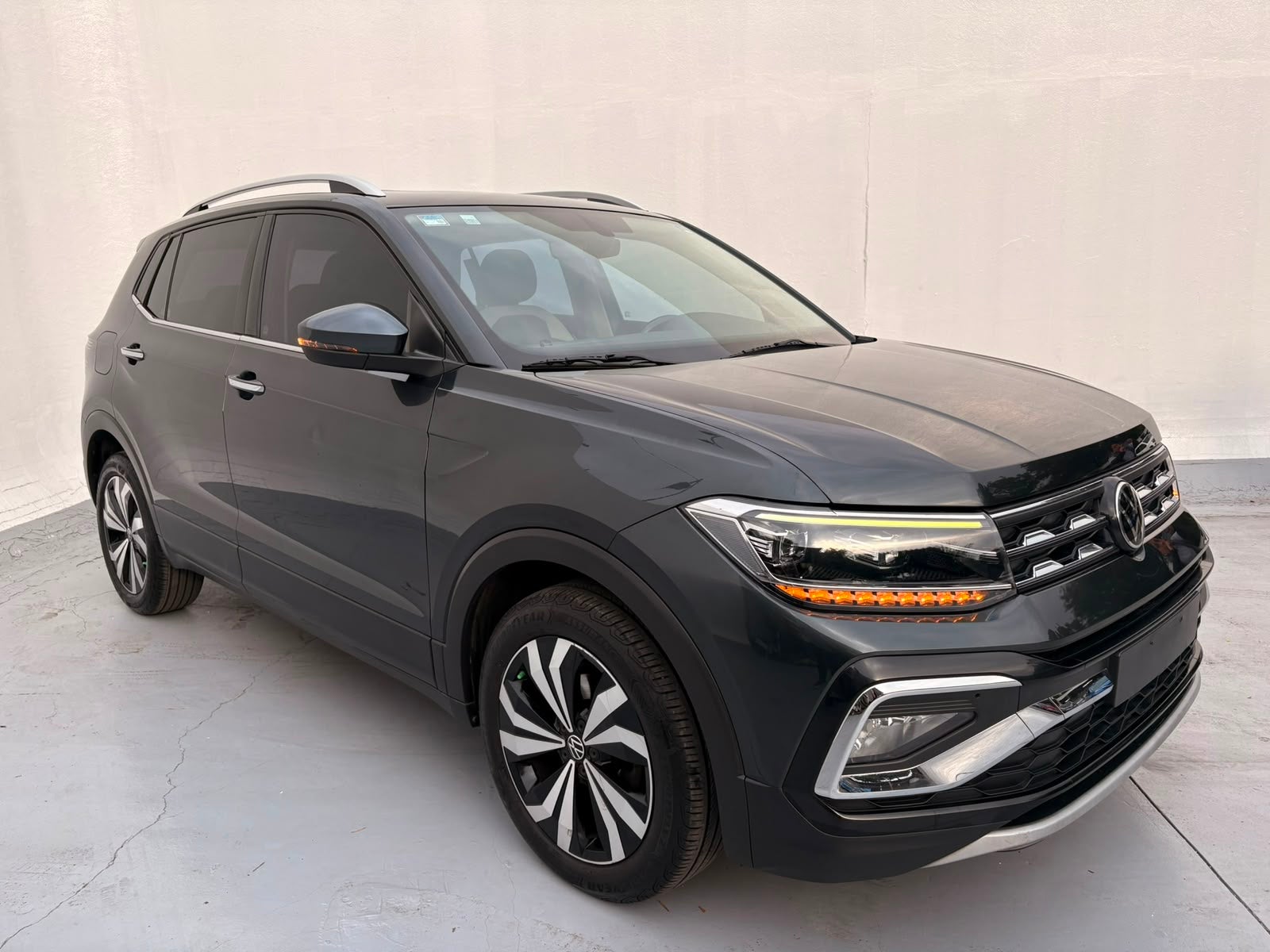 2022 Volkswagen T-CROSS 5 PTS HIGHLINE 10T TIPTRONIC AAC AUT PIEL FLED RA-17