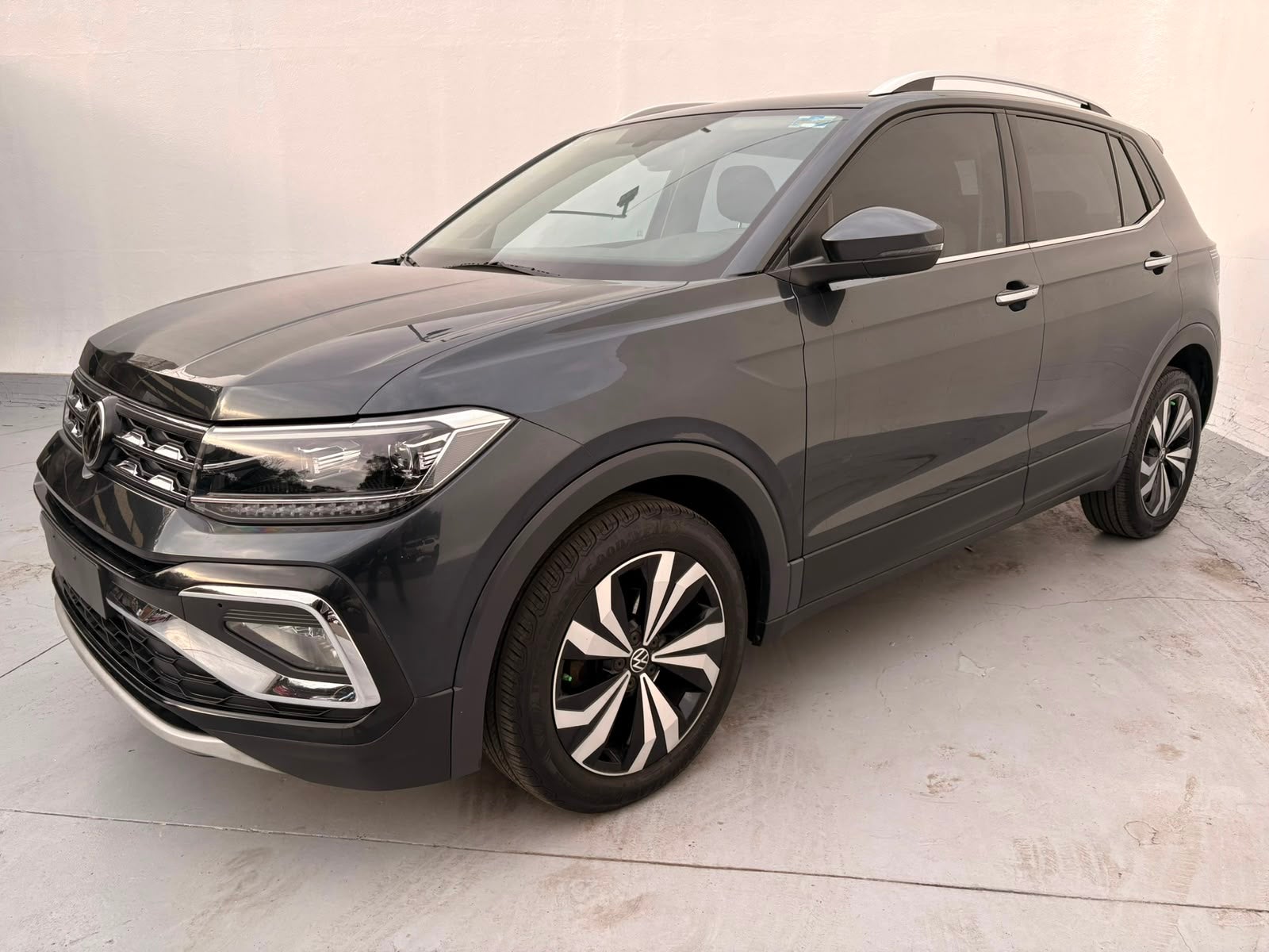 2022 Volkswagen T-CROSS 5 PTS HIGHLINE 10T TIPTRONIC AAC AUT PIEL FLED RA-17